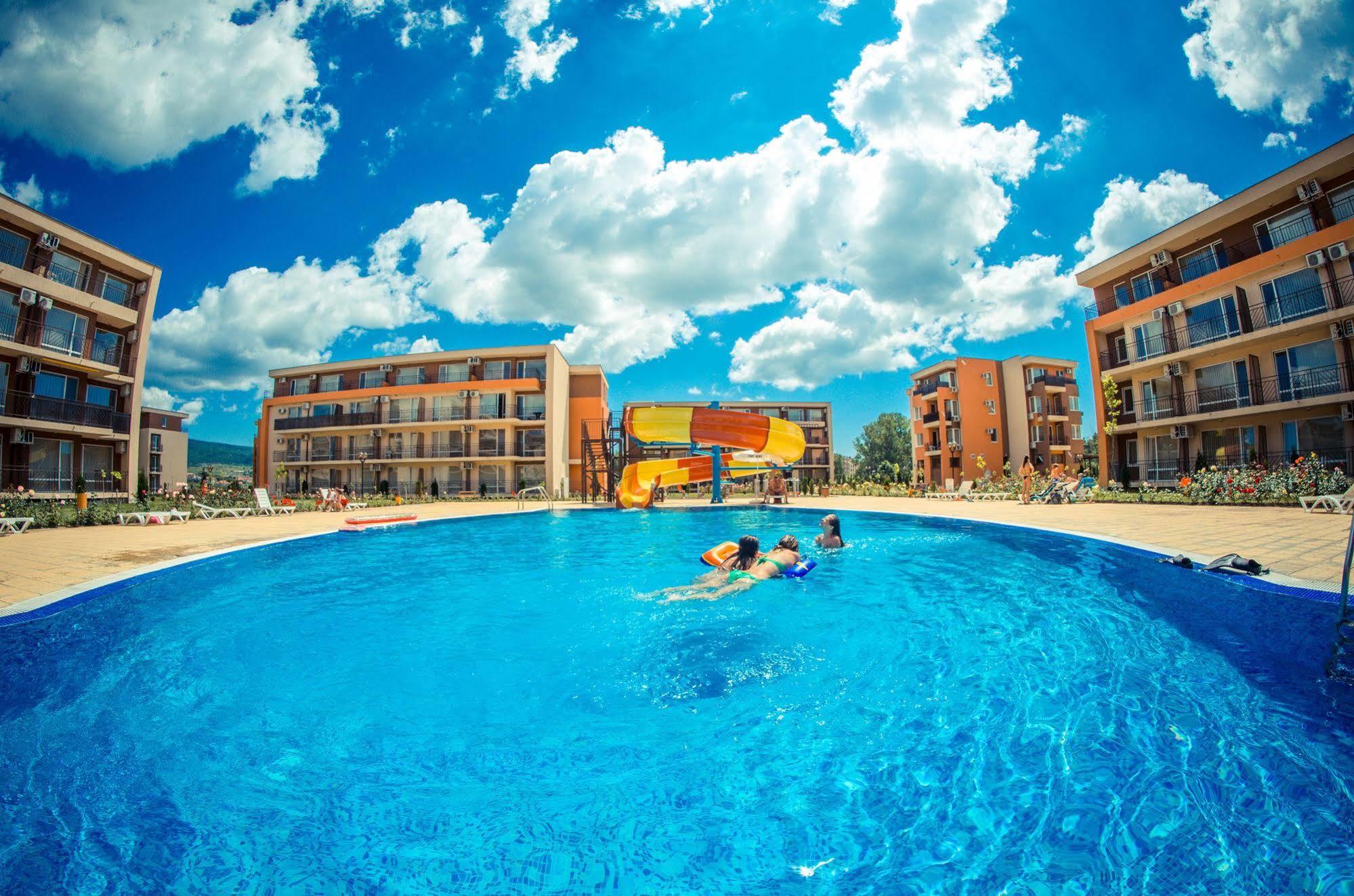 Holiday Fort Golf Club Сонячний Берег Екстер'єр фото