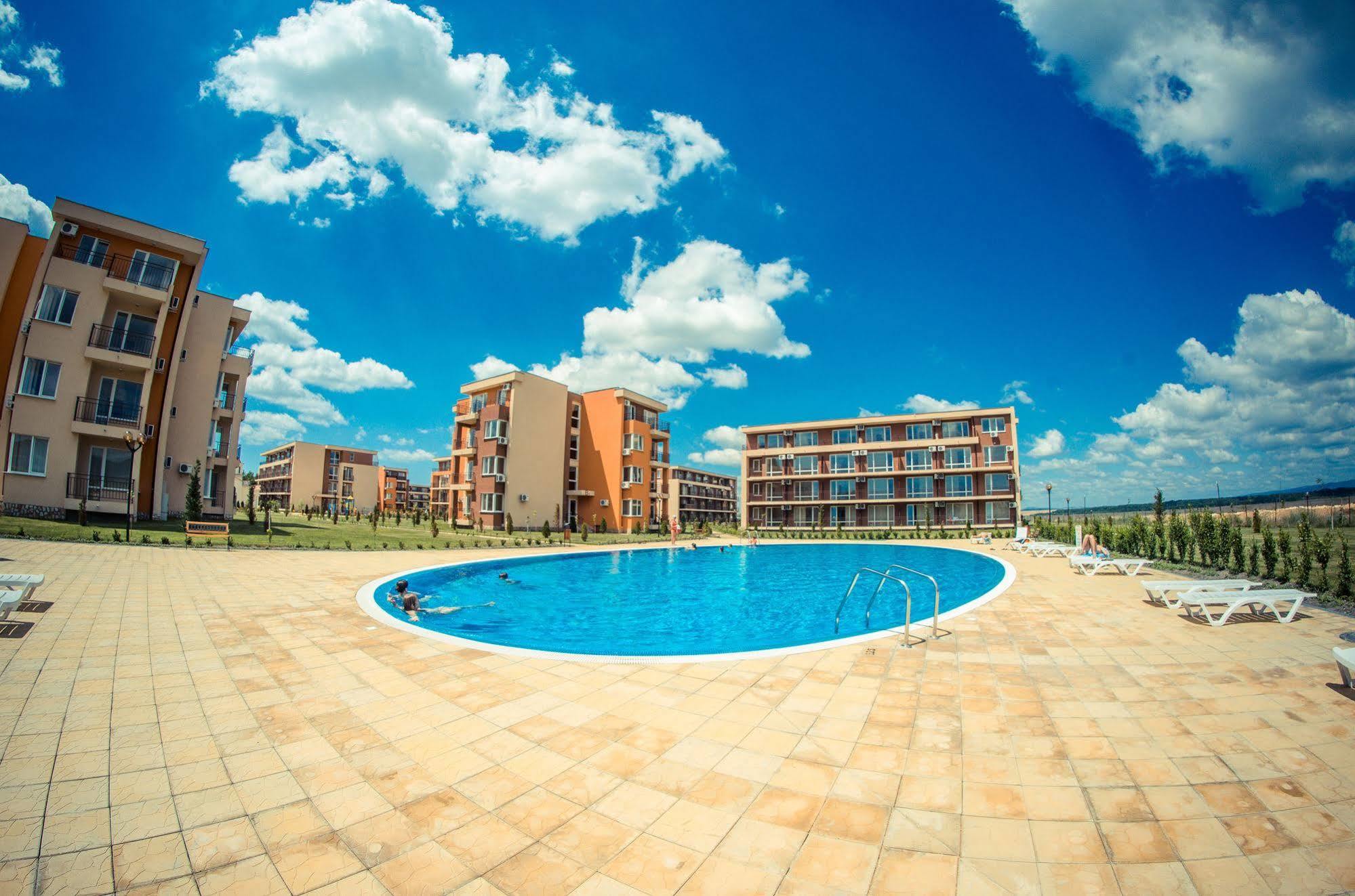 Holiday Fort Golf Club Сонячний Берег Екстер'єр фото