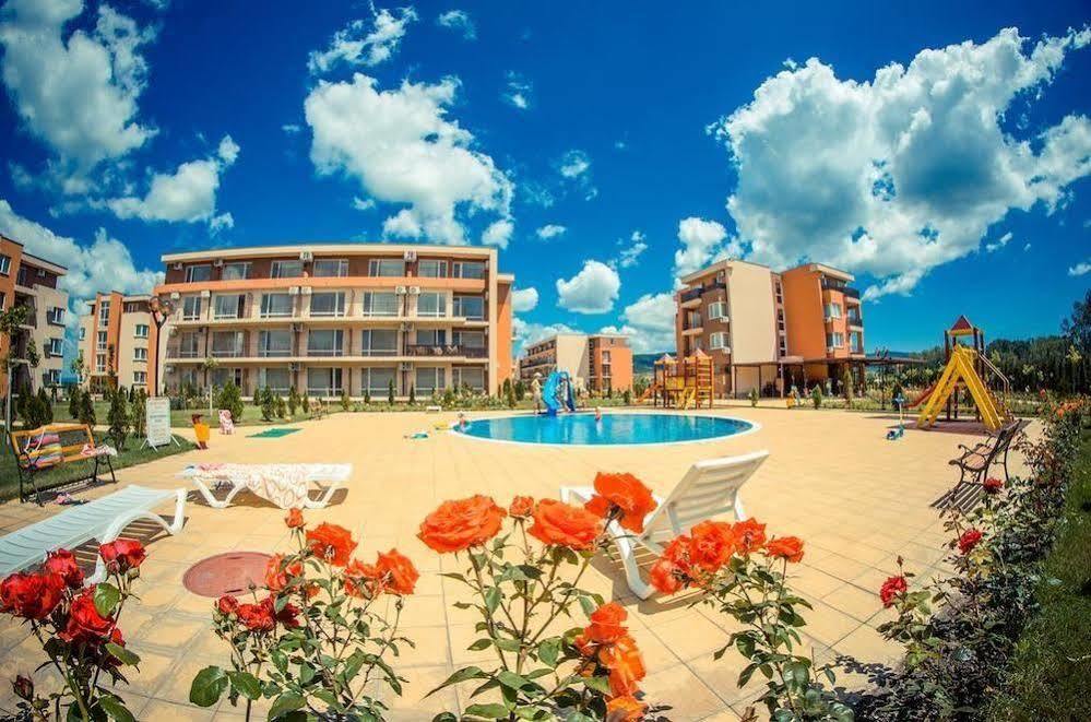 Holiday Fort Golf Club Сонячний Берег Екстер'єр фото